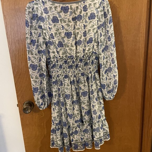 Women's MAX STUDIO Stretch White Blue Floral Smocked Waist Dress Size Small, NWT - Picture 5 of 10
